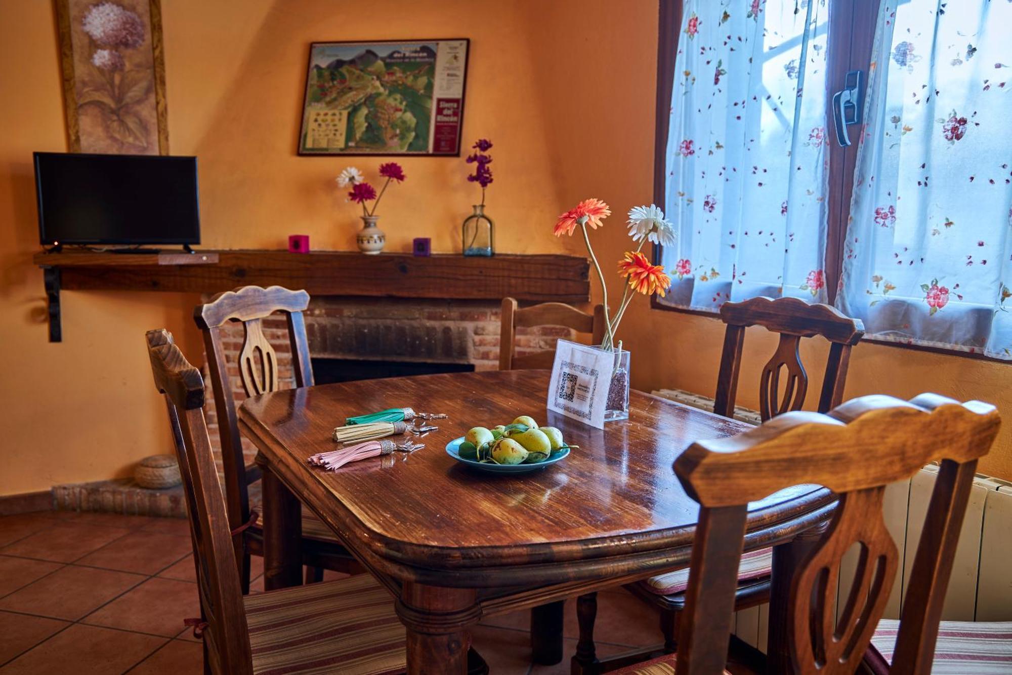 Casa Rural Fuente Del Arca Montejo Montejo de la Sierra Kültér fotó